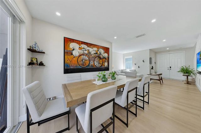 4 of 8 - 4850 Nw 108th Place, Doral, FL