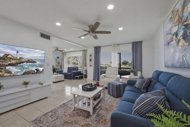 9200 N Hollybrook Lake Drive #310, Pembroke Pines
