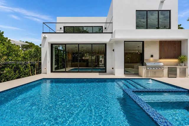 2 of 30 - 6020 Alton Road, Miami Beach, FL