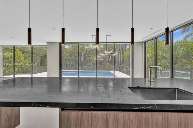 5 of 30 - 6020 Alton Road, Miami Beach, FL