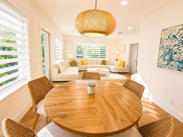 3 of 22 - 800 Se 11th Court, Fort Lauderdale, FL