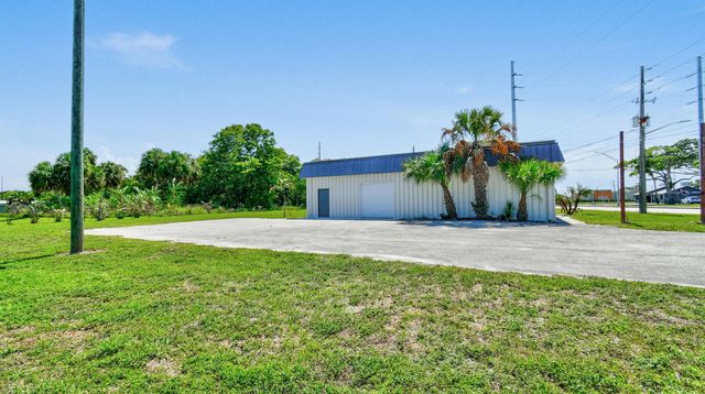 4 of 18 - 3801 Okeechobee Road, Fort Pierce, FL