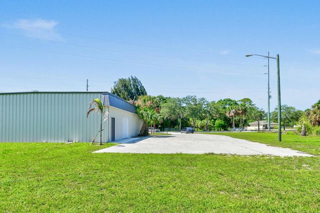 5 of 18 - 3801 Okeechobee Road, Fort Pierce, FL