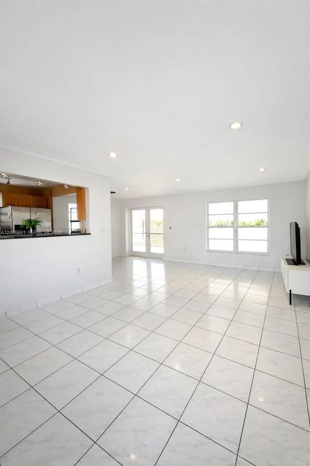 3 of 23 - 10221 Sw 169th Street, Miami, FL