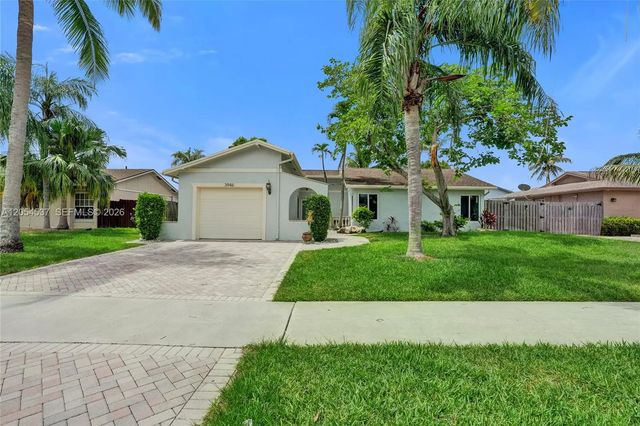 3 of 22 - 3946 Nw 1st Drive, Deerfield Beach, FL