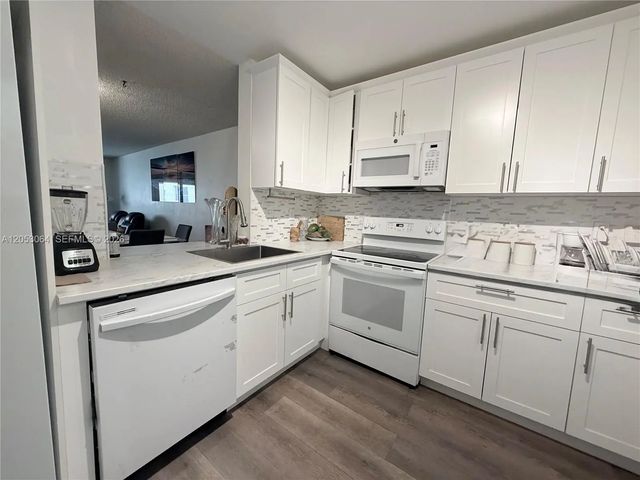 4 of 30 - 1800 Sw 81st Avenue #1118, North Lauderdale, FL