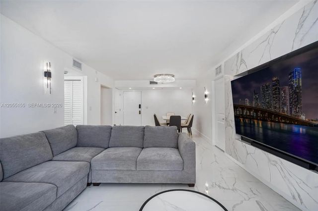 3 of 26 - 1623 Collins Avenue #716, Miami Beach, FL