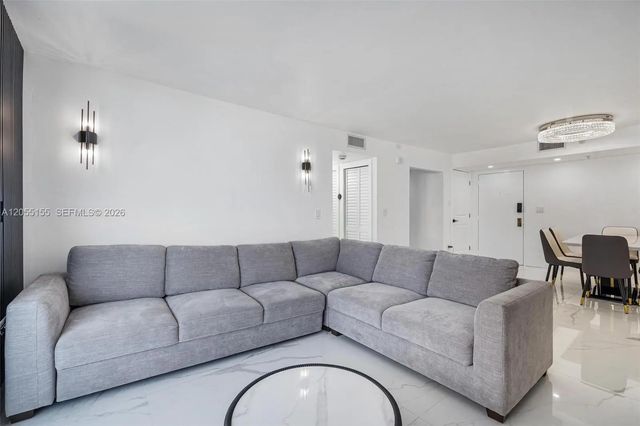 4 of 26 - 1623 Collins Avenue #716, Miami Beach, FL
