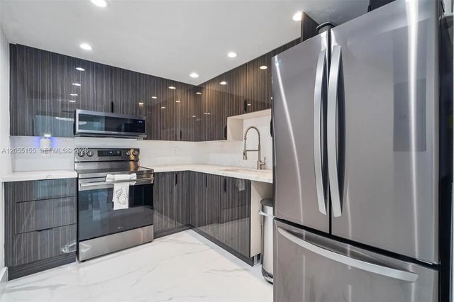 5 of 26 - 1623 Collins Avenue #716, Miami Beach, FL