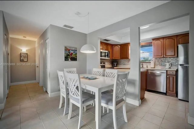 3 of 14 - 306 Circle Drive S #203, Boynton Beach, FL