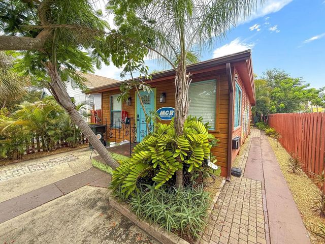 4 of 12 - 17 S L Street, Lake Worth Beach, FL