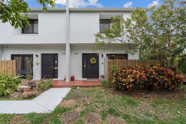3 of 25 - 2116 Ne 44th Street, Lighthouse Point, FL