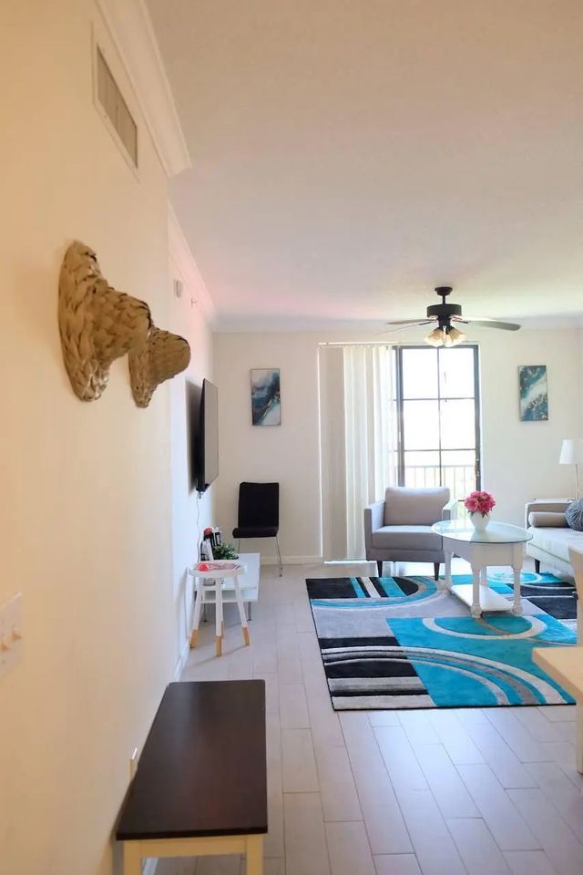 2 of 20 - 720 S Sapodilla Avenue #514, West Palm Beach, FL