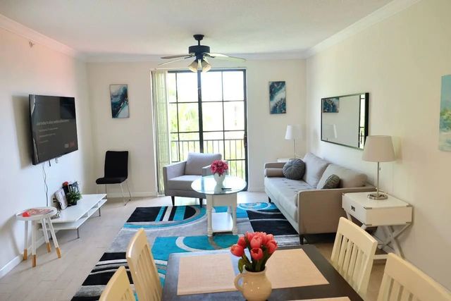 5 of 20 - 720 S Sapodilla Avenue #514, West Palm Beach, FL