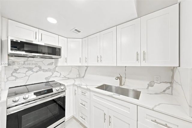 5255 W 26th Court #803, Hialeah