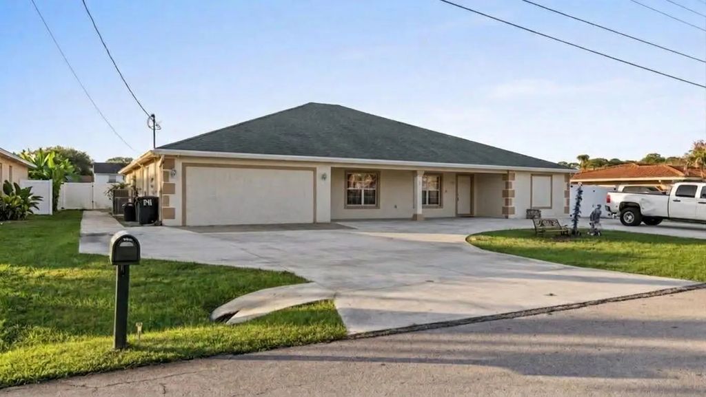 141 Ne Naranja, Port St. Lucie