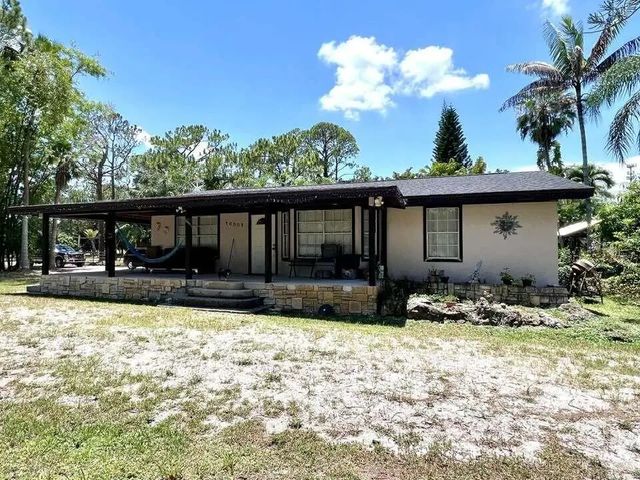 16887 W Trafalgar Drive W, The Acreage