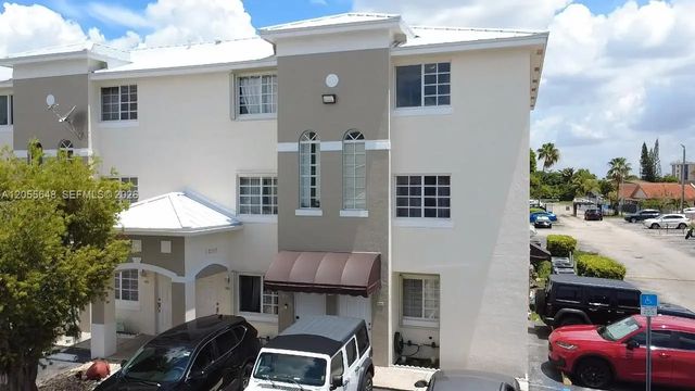 4 of 30 - 12015 Sw 14 Street #301-c, Miami, FL