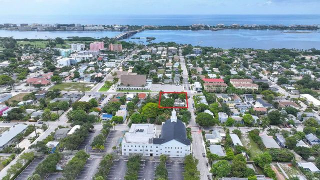 4 of 16 - 131 S Federal Highway, Lake Worth Beach, FL