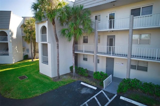 3 of 24 - 8600 Sunrise Lakes Boulevard #201, Sunrise, FL