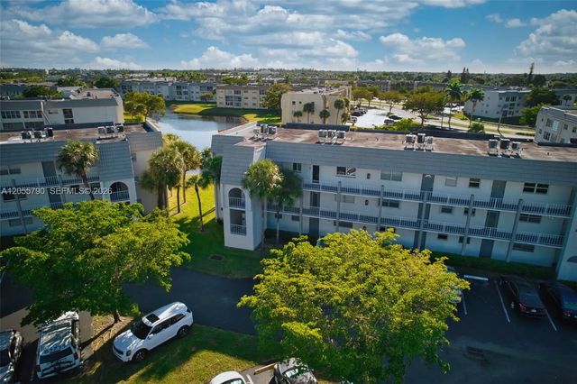 4 of 24 - 8600 Sunrise Lakes Boulevard #201, Sunrise, FL