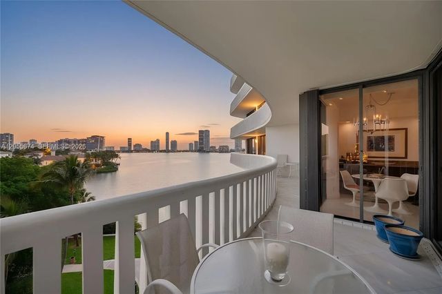 3 of 141 - 3000 Island Boulevard #505, Aventura, FL