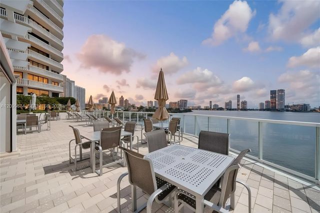 4 of 141 - 3000 Island Boulevard #505, Aventura, FL