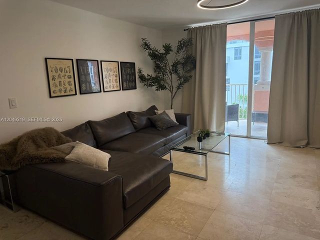 4 of 5 - 19555 E Country Club Drive #8602, Aventura, FL