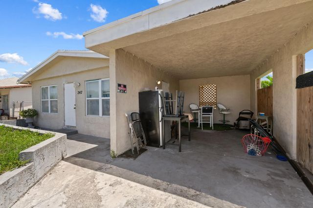 4 of 20 - 242 Sw 3rd Street, Deerfield Beach, FL