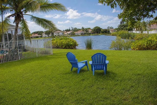 2 of 33 - 6461 Willoughby Circle, Lake Worth, FL