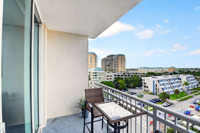3 of 53 - 350 N Federal Highway #813, Boynton Beach, FL