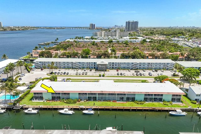4 of 34 - 117 Lehane Terrace #211, North Palm Beach, FL