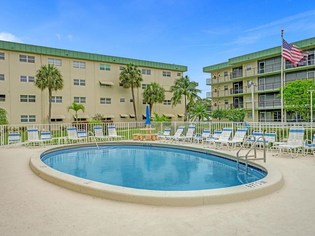 3 of 40 - 810 Se 7th Street #207, Deerfield Beach, FL
