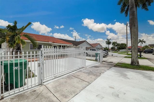 3 of 46 - 11425 Nw 88th Court, Hialeah Gardens, FL