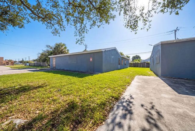 4 of 12 - 1900 N 66th Avenue, Hollywood, FL