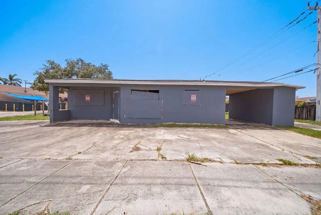 5 of 12 - 1900 N 66th Avenue, Hollywood, FL