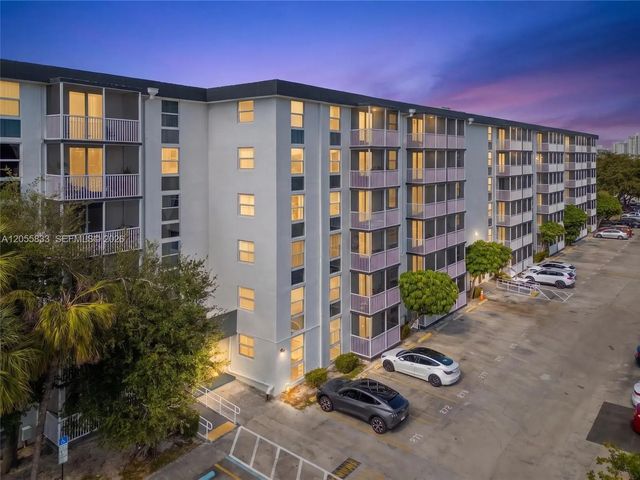 2 of 29 - 16851 Ne 23rd Avenue #a516, North Miami Beach, FL