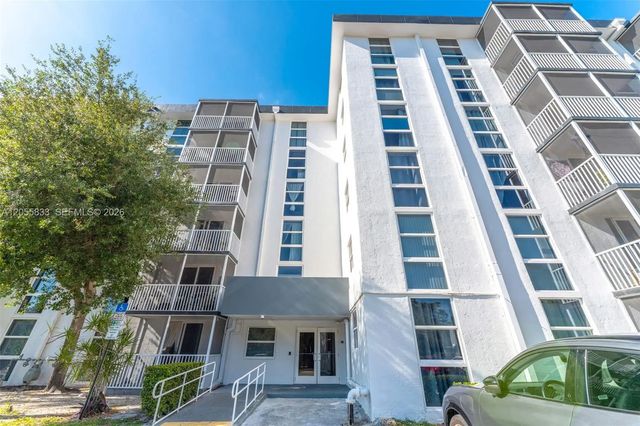 4 of 29 - 16851 Ne 23rd Avenue #a516, North Miami Beach, FL