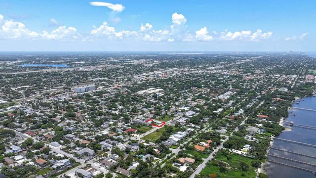 2 of 18 - 1001 S Federal Highway, Lake Worth Beach, FL