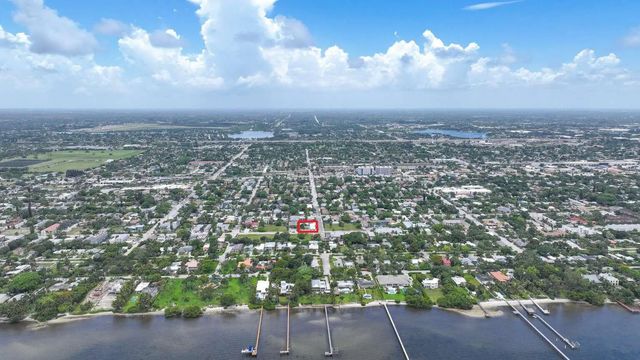3 of 18 - 1001 S Federal Highway, Lake Worth Beach, FL