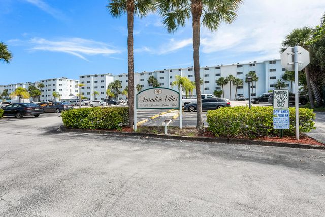 108 Paradise Harbour Boulevard #107, North Palm Beach