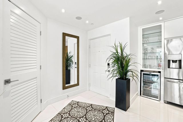 3 of 49 - 17100 N Bay Road #1401, Sunny Isles Beach, FL