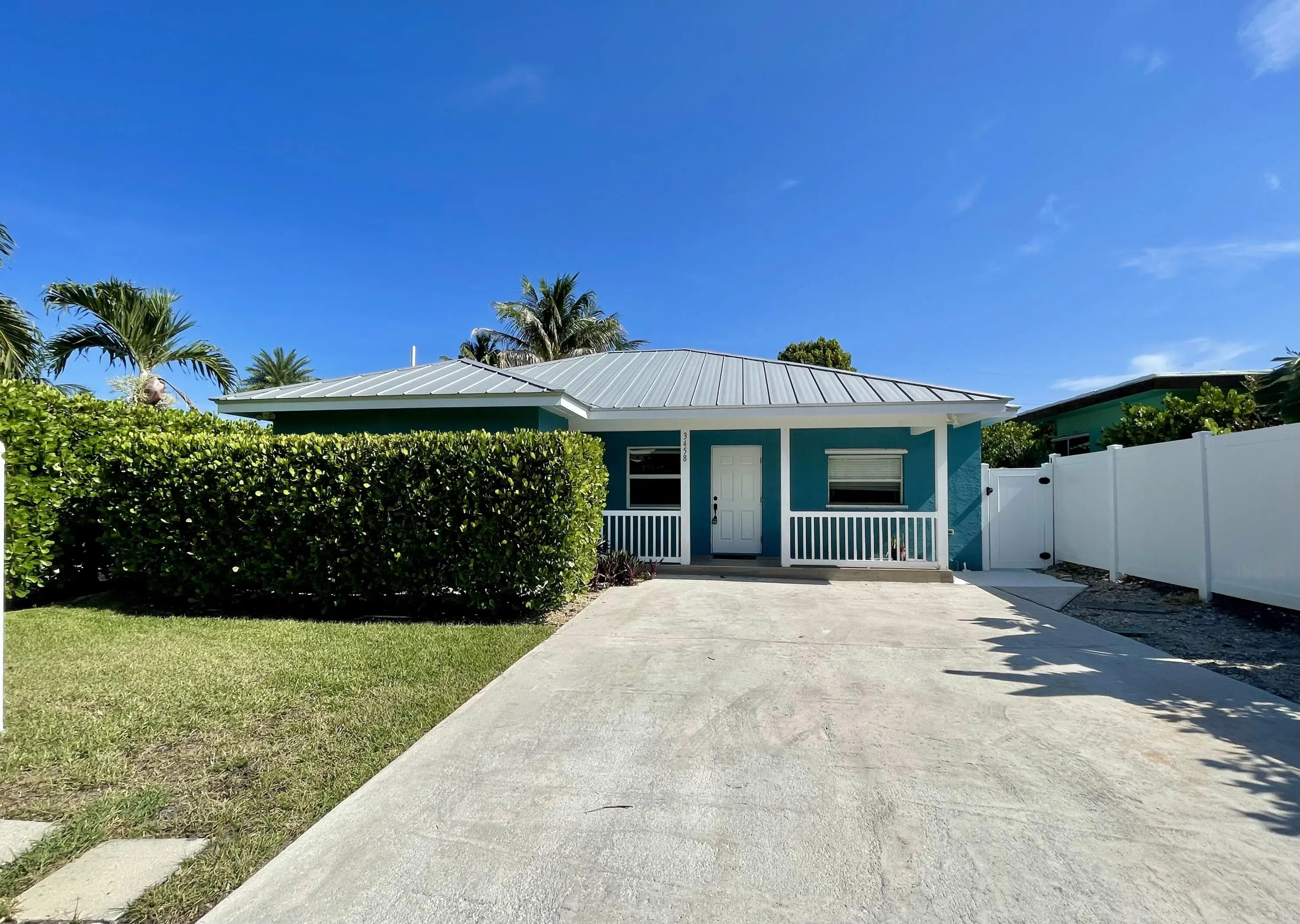 MLS B26053965 JUPITER HEIGHTS home for sale in Jupiter