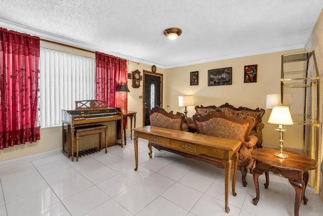 4 of 32 - 2131 Acapulco Drive, Miramar, FL