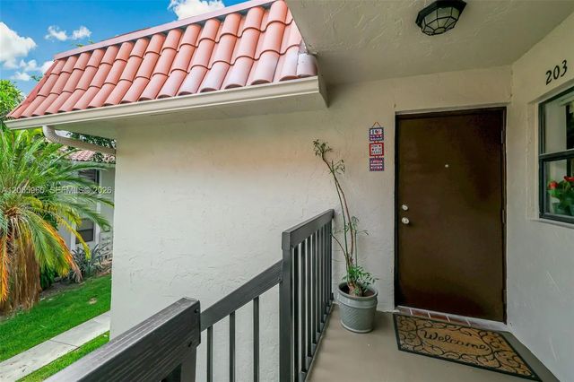 4 of 40 - 9732 Hammocks Boulevard #203-17, Miami, FL