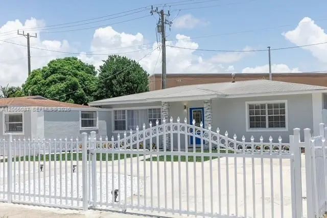 4 of 25 - 935 Ne 164th Street, North Miami Beach, FL