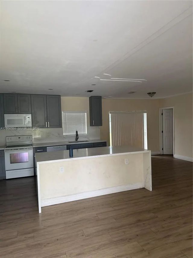 3 of 16 - 4361 Nw 15th Street, Lauderhill, FL