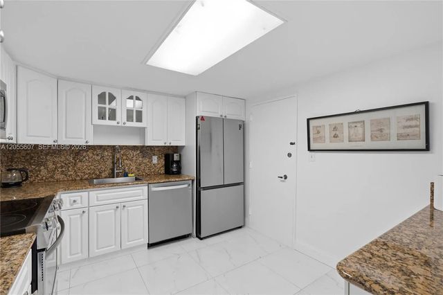 5 of 51 - 5151 Collins Avenue #1027, Miami Beach, FL