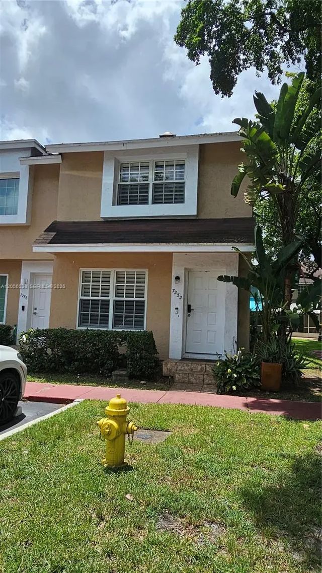 7252 Woodmont Avenue, Tamarac