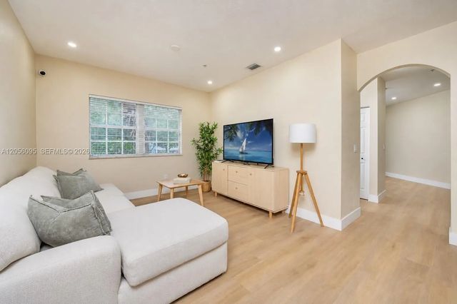3 of 27 - 5600 Nw 114th Place #209, Doral, FL